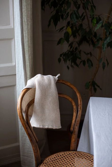 Kitchen Towels Aesthetic, Towels Aesthetic, Slow House, Copper Cups, Face Light, Eclectic Interior, Belgian Linen, Waffle Weave, Linen Cushion