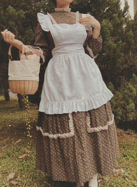 Little House On The Prairie Dress, Pioneer Fashion, Prairie Fashion, Prarie Dress, 70s Prairie Dress, Prairie Dresses, 1970s Women, Prairie Skirt, Homemade Dressing