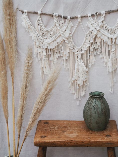 Macrame Home Decor, Bohemian Wall Hanging, Macrame Hanging, Macrame Patterns Tutorials, Macrame Ideas, Boho Diy, Macrame Art, Macrame Design, Natural Tones