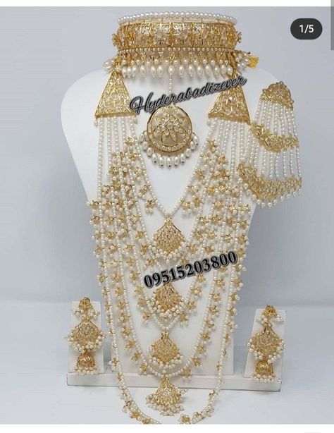 Hyderabadi Jewelry Brides, Pakistani Bridal Jewelry Sets Gold Jewellery, Nikah Jewellery, Hyderabadi Jewellery, Hyderabadi Jewelry, Wedding Jewellery Designs, Unique Gold Jewelry Designs, Bridal Jewelry Sets Brides, Wedding Jewelry Sets Bridal Jewellery