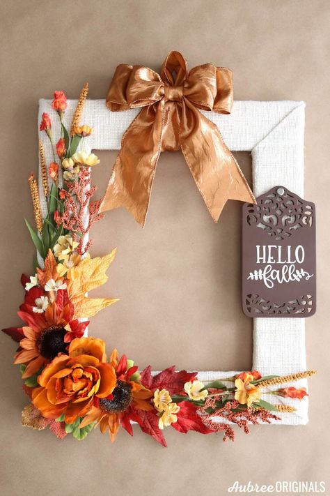 Diy Fall Wreath Ideas, Fall Picture Frame, Fall Mason Jar Centerpieces, Easy Diy Fall Crafts, Fall Wreath Ideas, Easy Diy Fall Decor, Picture Frame Wreath, Easy Fall Wreaths, Fall Decor Wreaths