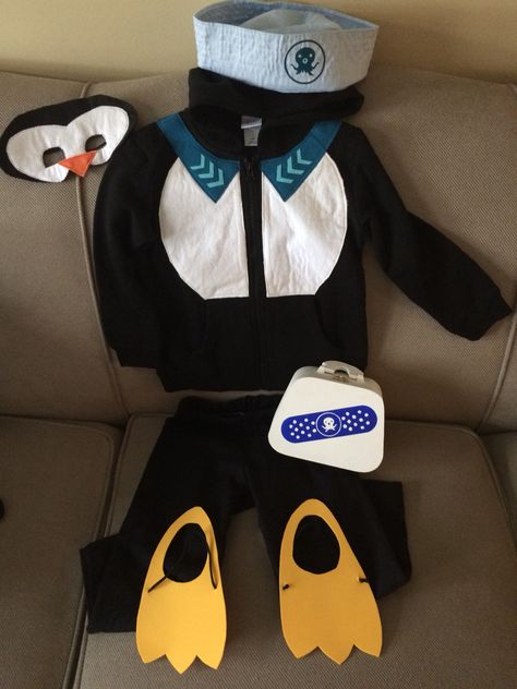 Peso Octonauts toddler costume for Halloween trick-or-treating :) Penguin Diorama, Octonauts Halloween Costume, Octonauts Costume, Peso Octonauts, Kwazii Octonauts, Adult Costumes Diy, Octonauts Birthday Party, Octonauts Party, Penguin Costume