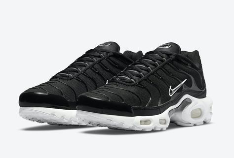 Nike Air Max Plus Black, Size 11 Women Shoes, Air Max 90 Premium, Nike Tn, Nike Air Max Tn, Nike Air Presto, White Running Shoes, Black And White Shoes, Nike Air Max For Women