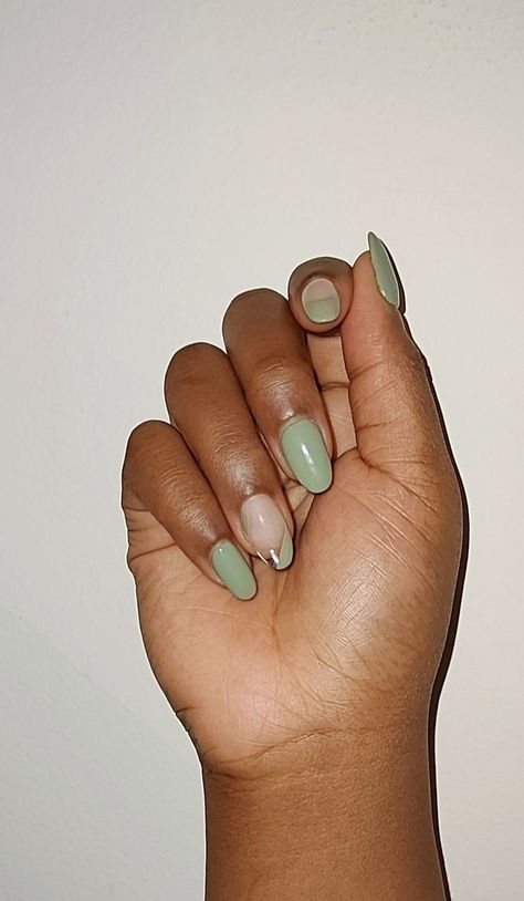 Nail Extensions For Dark Skin, Extension Black Women, Brown Nail Extension Designs, Green Gel Extension Nails, Solid Extension Gel, Boho Nails, Casual Nails, Cute Nail Art, Girls Nails