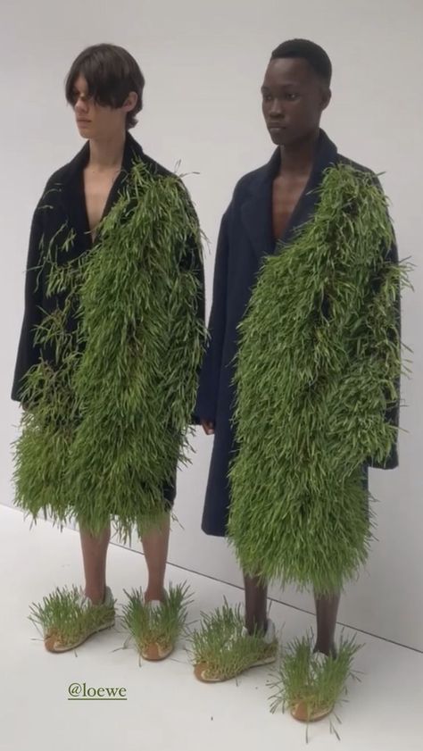 Moss Inspired Fashion, Biomimicry Fashion, Biomorphic Furniture, Botanical Creatures, Moss Outfit, Moss Clothes, Moss Clothing, Organic Fashion Design, Moss Jacket