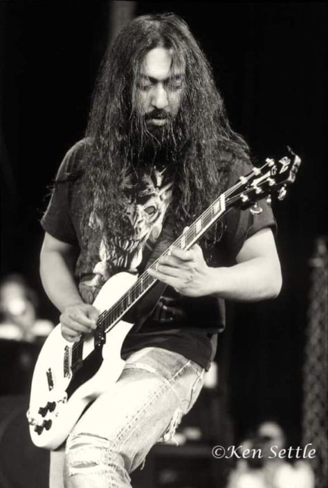 Kim Thayil, 80s Heavy Metal, Matt Cameron, Grunge Band, Band Members, Alice In Chains, Chris Cornell, Heavy Metal Bands, Create Something