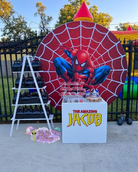 Houston Event Stylist on Instagram: "We celebrated my big boy’s birthday this past weekend Spider-Man comic style! 🕸 Had a small separate area for the desserts with our round Spider-Man backdrop 🕷 •Backdrop, balloons, kids tables/chairs by us 🕷 •Marquee number by @kindcactusdesign •Props and custom name print outs by @proquickmedia #spiderman #spidermanparty #spidermanbirthday #spidermanbirthdayparty #spidermantheme #spidermanthemeparty #spidermanbackdrop #comicbook #comicbookbackdrop #k Spider Man Backdrop Ideas, Spiderman Backdrop, Spiderman Balloon, Spiderman Theme Party, Book Backdrop, Backdrop Balloons, Kids Tables, Spider Man Comic, Sweet Buffet