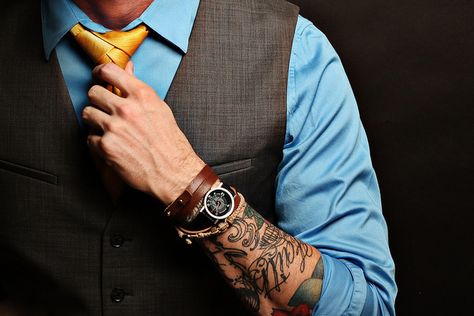 Eldredge Knot (photo by Jessie Edwards) Suits And Tattoos, Eldredge Knot, Tatto Boys, Men In Suits, Men Tumblr, Inked Men, Classy Men, Sharp Dressed Man, Formal Business