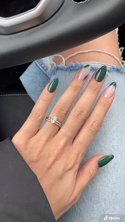 Nails green almond. Emilie Kiser, Nail Art Designs 2023, Home Nail Art, Simple Gel Nails, Casual Nails, Simple Acrylic Nails, Nail Jewelry, Dream Nails, Funky Nails