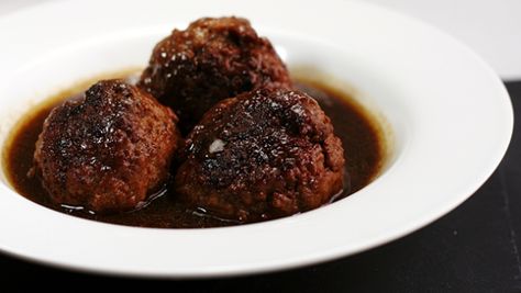 Dutch Meatballs with Gravy Dutch Meatballs, Meatballs In Gravy, Meatballs With Gravy, Netherlands Food, Meatballs And Gravy, Sausage Meatballs, Gravy Recipe, Great British Bake Off, Dutch Recipes