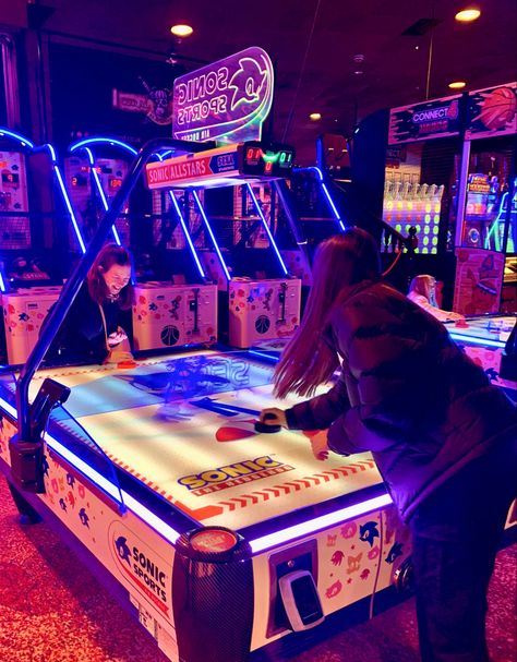 Video Game Date Aesthetic, Dart Game Aesthetic, Gaming Arcade Aesthetic, Aesthetic Arcade Photos, Bright Fun Aesthetic, Air Hockey Aesthetic, Gaming Date Aesthetic, Game Arcade Aesthetic, Arcades Aesthetic