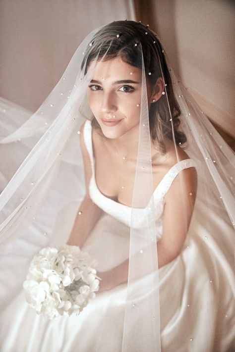 Shopping for a Wedding Veil? These Etsy Finds are Must-Sees! | Intimate Weddings - Small Wedding Blog - DIY Wedding Ideas for Small and Intimate Weddings - Real Small Weddings Veil Styling, Romantic Wedding Veil, Pearl Wedding Veil, Wedding Dress And Veil, Beaded Wedding Veils, Wedding Goodies, Plant Wedding, Jasmine Bridal, Beautiful Veil