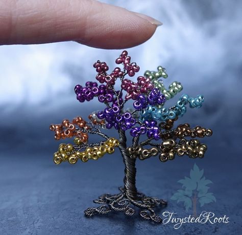 Copper Wire Crafts, Christmas Marketing, Sequin Ornaments, Copper Wire Art, Wire Tree Sculpture, Flower Box Gift, Wire Trees, Black Friday Sales, Beadwork Designs