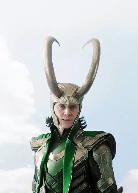 My what big horns you have ;) Loki Helmet, Loki Cosplay, Loki God Of Mischief, Loki Avengers, Avengers 2012, Thor Loki, Marvel Photo, Thomas William Hiddleston, Marvel Posters