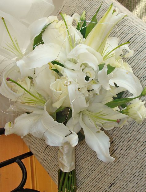 White Star Gazer lily bouquet by Alta Fleura Stargazer Lily Bridal Bouquet, Stargazer Lily Wedding Bouquet, Stargazer Lily Wedding, Stargazer Lily Bouquet, Calla Lily Wedding Flowers, Lily Wedding Bouquet, White Lily Bouquet, Star Lily, Lily Bridal Bouquet