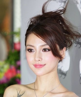 Angelababy Korean Makeup Tips, Angela Baby, Korean Makeup Tutorials, Pretty Makeup Looks, Asian Bridal, Asian Makeup, Pretty Makeup, Beauty Face, Pretty Face