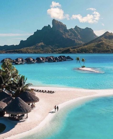 Bora Bora French Polynesia, International Tourism, Best Honeymoon Destinations, Best Vacation Spots, Maldives Island, Destination Voyage, Island Getaway, Bora Bora, Tropical Islands