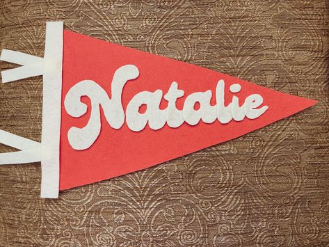 Pennet Flag Diy, Diy Pennant Flags, Summer Intensive, Diy Dorm Decor, Diy Dorm, Triangle Flag, Flag Diy, Triangle Banner, Banner Diy