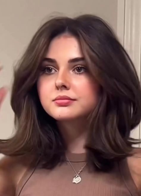 Long Bob Unstyled, Deep U Haircut Short Hair, Blow Dry Haircut, Short Haircut Ideas For Oval Face, Bottleneck Bangs Long Hair Round Face, Priyanka Chopra Hair Short, Short Voluminous Haircut, Short Haircuts For Chubby Women, Short Haïr Cut For Oval Face