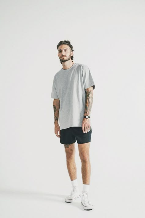 Athleisure Outfits Men, Winter Outfits Men Streetwear, Men's Summer Outfit, Outfits Men Streetwear, Athleisure Men, Mens Shorts Outfits, Mens Summer Outfits, Luxury Sportswear, Mens Outfit Inspiration