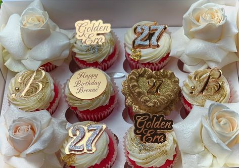 ✨𝓖𝓸𝓵𝓭𝓮𝓷 𝓔𝓻𝓪✨ These Glam Cupcakes were definitely some of my faves in celebration of Brenae’s Golden Year! …and the Golden Heart Cupcake, Chef’s Kiss 🤌🏽✨ 🤎The Heart Cupcake Class is still 50% off! Join now! 💐Link In Bio💐 Need a cake ? ✨We’re Now Booking September & Beyond ✨ Visit our website to submit your inquiry! 💐www.BatterAndBlossom.com💐 #batterandblossomcakery #cakedecorating #explorepage #buttercream #glamcupcakes #cupcakes #cakedesign #dallascakes #planocakes #littleelmtx #littlee... Gold Birthday Cupcakes Ideas, Glam Cupcakes Ideas, Gold Leaf Cupcakes, Shades Of Brown Cupcakes, Glam Cupcakes, Gold Cupcakes, Cupcakes Ideas, Heart Cupcakes, 33rd Birthday