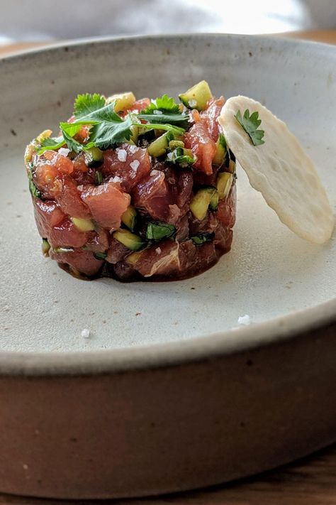 Tartare de thon façon Charles Phan, The Slanted Door Vietnamese Dinner, Slanted Door, Tartare Recipe, Poke Bowl, Fish Dishes, Summer Recipes, Clean Eating, Good Food, Cooking Recipes