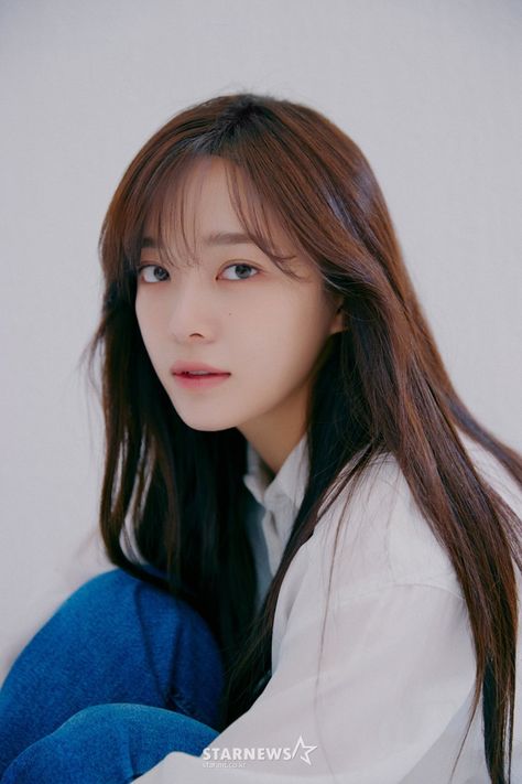 Kim Se Jeong, Korean Photoshoot, Se Jeong, Carmen Sandiego, Ahn Hyo Seop, Kim Sejeong, Business Proposal, Korean Actresses, Korean Celebrities