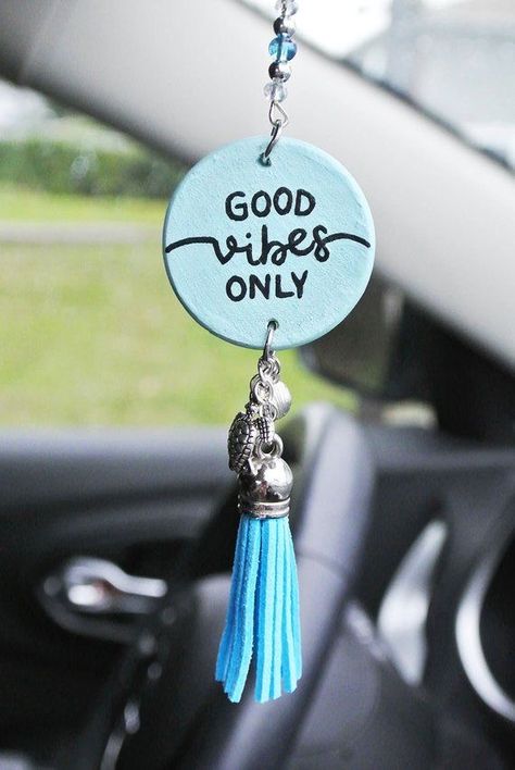 How To Make Car Charms Rear View Mirror, Clay Car Charm, Good Vibes Only Painting, Car Charms Diy, Diy Car Hanging, Key Chains Ideas, فن الرسم بالمسامير, Car Hanging Accessories, Car Charms Rear View Mirror