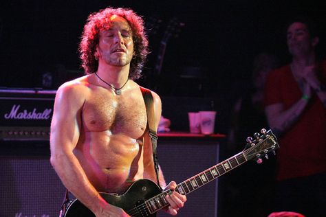 Vivian Campbell. Wow. Incredible man. Dio Band, Ronnie James Dio, Vivian Campbell, James Dio, 1980s Music, Joe Elliott, Def Leppard, Great Bands, Music Lyrics