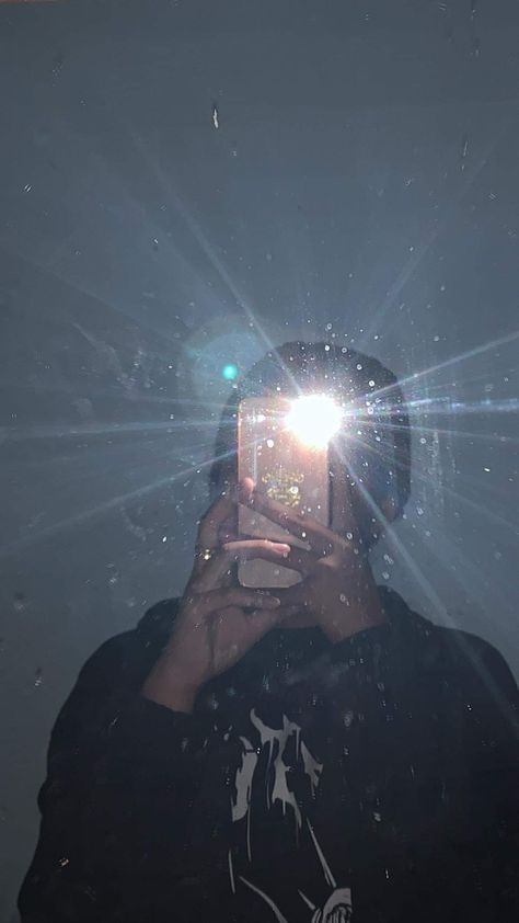 Flash Mirror Selfie Aesthetic, Flash Aesthetic Photos, Mirror Flash Selfie, Hide Face Selfie, Dopamine Detox, Iphone Mirror Selfie, Mirror Selfie With Flash, Shorts Aesthetic, Short Instagram Quotes