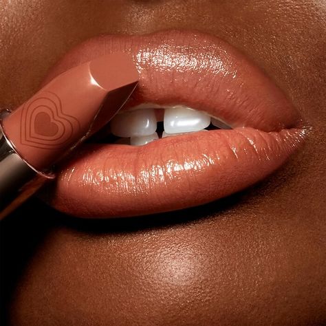 Charlotte Tilbury K.I.S.S.I.N.G Lipstick | Sephora Charlotte Tilbury Looks, Perfect Lipstick Shade, Pillow Talk Lipstick, Coral Lipstick, Look Of Love, Party Hacks, Lip Shapes, Moisturizing Lipstick, Nude Lipstick