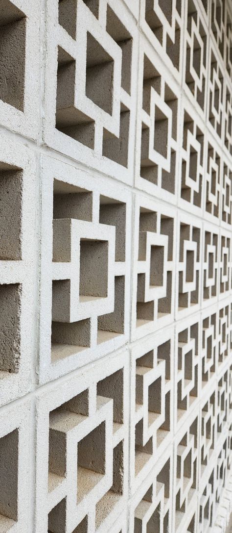 Breeze Block Wall on the front facade of a Mid-Century Modern House in Conyers, Georgia USA Mid Century Breeze Blocks, Mcm Exterior, Conyers Georgia, Roster Beton, Breeze Block Wall, Dinah Shore, Basement Studio, Front Facade, Breeze Blocks