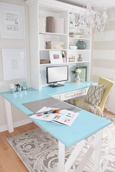 Behind the Scenes: A Desk Makeover Also, info here - http://www.pinklittlenotebook.com/part-3-home-office-reveal/ Decor Studio, Office Designs, Decor Ikea, Office Colors, Office Crafts, Office Makeover, Craft Room Office, Home Office Space, Office Room