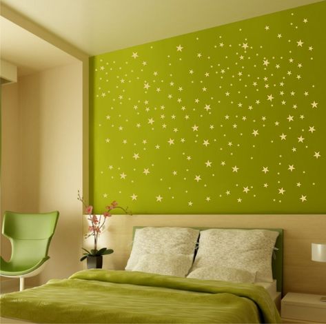 Now you can relax under the stars while enjoying a fun indoor art project. These special Gold Vinyl Stars can be easily applied to your smooth or lightly textured wall. They can later be removed without damage to the surface or leaving residue. This is a fun project that can add sparkle and pizzazz to any decor without the commitment or labor of painting. The Stars can be applied individually to create patterns or accents. Please see the photos of the sample 4' x 4' layouts to estimate the numbe Wall Vinyl Decals, Home Bedroom Design, Room Color Combination, Idea Bedroom, Lights Room, Vinyl Decal Diy, Decorations Lights, Decorations Bedroom, Bedroom Color Combination