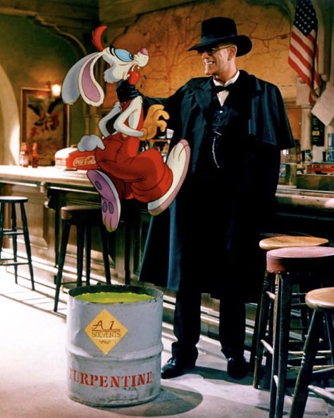 Who Framed Roger Rabbit (1988) Judge Doom Roger Rabbit, Roger Rabbit Characters, Roger Rabbit Costume, Judge Doom, Jessica And Roger Rabbit, Rabbit Cosplay, Christopher Lloyd, Who Framed Roger Rabbit, Nostalgic Memories