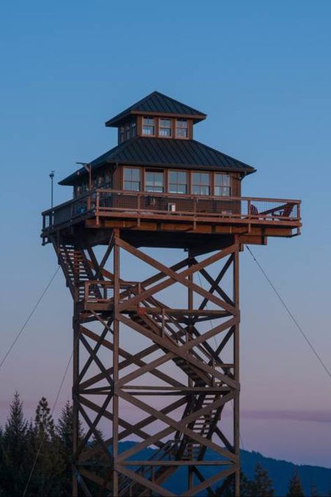 House Tower Design, Fire Watchtower, Fire Tower House, Fire Watch Tower, Fire Tower, Summer Cabins, Lookout Tower, Unique Vacations, Airbnb Rentals