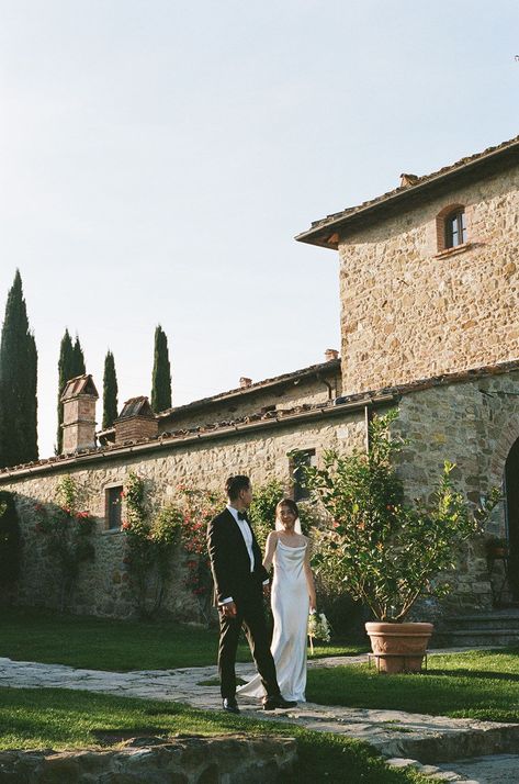 bride and groom Italian real wedding intimate elopement inspiration cypress tree Sicily Sardinia tonnara di scoppelo old villa Palermo country side Europe destination weekend celebration capri ischia design simple modern boho Spain mallorca Italian Wedding Elopement, Tuscany Villa Wedding, Hotel San Cristobal, Capri Wedding, Tuscany Countryside, Spain Mallorca, Money Wedding, Elopement Bride, Wedding Villa