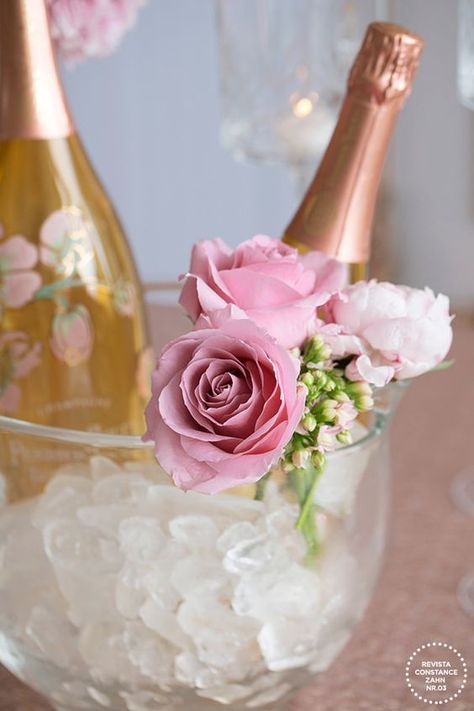 Pink Wedding Decorations, Picnic Inspiration, Champagne Party, Rose Party, Pretty Drinks, Rose Decor, Bridal Shower Theme, Love Is Sweet, Pink Wedding