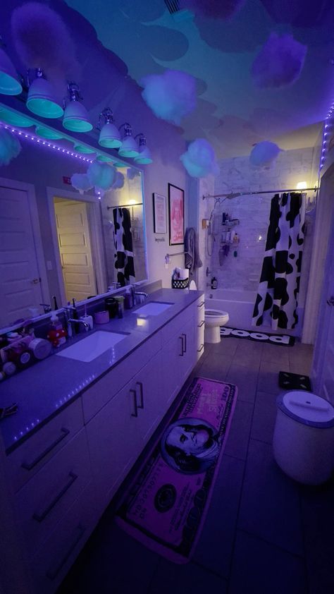 Trippy Bathroom, Y2k Bedroom Ideas, Y2k Bathroom, Cyberpunk Bedroom, Room With Bathroom, Y2k Apartment, Dope Rooms, Girl Apartment Decor, Rich Rich