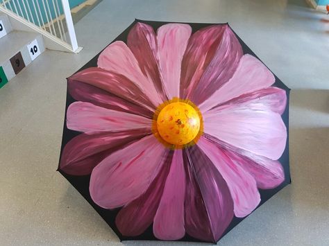 Flower with an umbrella. Acrylic paint. Painting On Umbrella Acrylic, Umbrella Painting Acrylic, Umbrella Painting, Umbrella Decorations, Umbrella Art, Umbrella Designs, Big Flowers, Marker Art, Wizard Of Oz