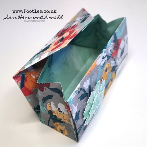 Paper Containers Diy Gift Boxes, Pootles Papercraft Boxes Projects, Diy Paper Gift Boxes Simple, Diy Paper Boxes Easy, Pootles Papercraft Boxes, Stampin Up 3d Projects, Folding Gift Boxes, Favor Bags Diy, Gift Box Punch Board