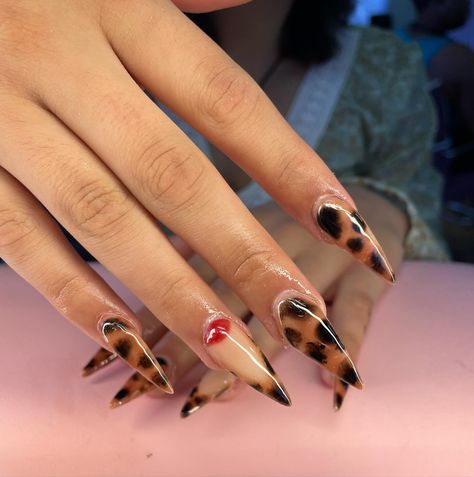 Subtle cheetah print 🐆💅🏽 Cheetah Nails Almond Shape, Cheetah Print Stiletto Nails, Cheetah Nail Designs, Cheetah Print Nails, Holloween Nails, Cheetah Nails, Long Acrylic Nails Coffin, Bling Acrylic Nails, Marble Nails