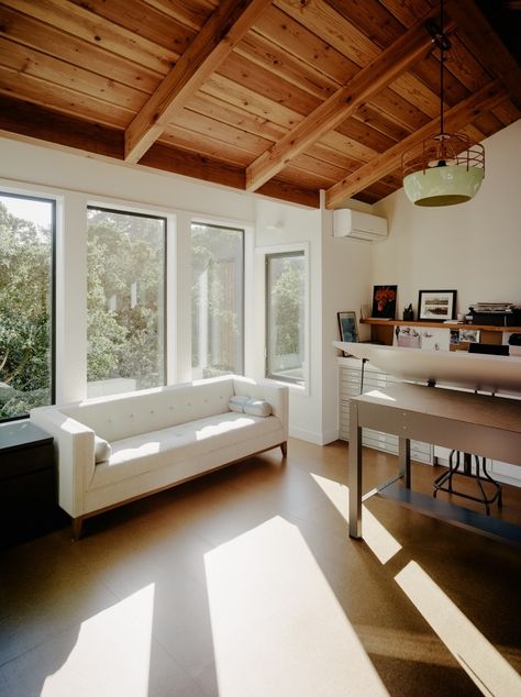 Retractable Glass Doors, Wooden Roof, 1960s House, Forest Canopy, Wood Roof, Midcentury Home, Roof Architecture, Modern Office Design, Cabinetry Design