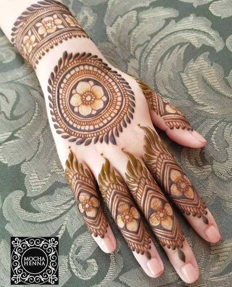 Simple Mehandi, Floral Henna Designs, Henna Art Designs, Latest Henna Designs, Mehndi Design Pictures, Modern Mehndi Designs, Beautiful Henna Designs, Stylish Mehndi Designs, Latest Bridal Mehndi Designs