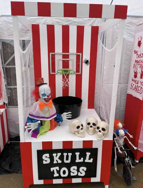 Carnival Theme Halloween Decorations, Clown Trunk Or Treat, Creepy Carnival Trunk Or Treat, Haunted Carnival Party, Scary Circus Trunk Or Treat, Clown Decorations, Circus Trunk Or Treat, Halloween Circus Theme, Haunted Hallway Ideas