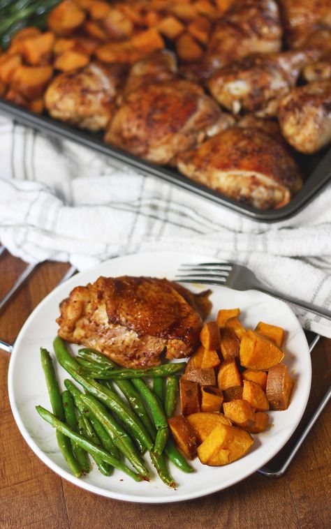 Brown Sugar Bourbon BBQ Sheet Pan Chicken & Sweet Potatoes A sheet pan meal with chicken full of flavor, sweet potatoes that are perfectly soft with a slight crisp to them, and green beans cooked to perfection. #sheetpandinner #sheetpanmeals #chickensheetpan #chickenrecipe #chicken #sweetpotatoes Sweet Potatoes And Green Beans, Paleo Chicken Thighs, Chicken Sweet Potatoes, Sweet Potato Green Beans, Potatoes And Green Beans, Chicken Green Beans, Foil Packs, Sheet Pan Dinners Chicken, Soup With Ground Beef