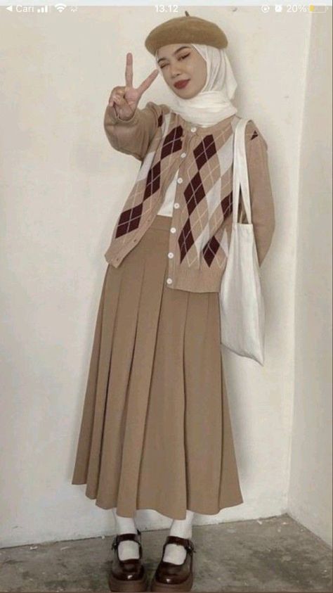 Outfit Vintage Hijab, Retro Hijab, Vintage Hijab, Pastel Outfits, Ootd Vintage, Mode Hijabi, Muslimah Outfit, Hijabi Outfit, Vestidos Retro