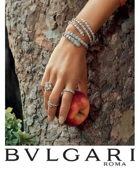 Bulgari Campaign, Bulgari Jewelry, Summer Campaign, Jewelry Ads, Gucci Jewelry, Portrait Ideas, Moissanite Jewelry, Creative Ads, Christmas Jewelry