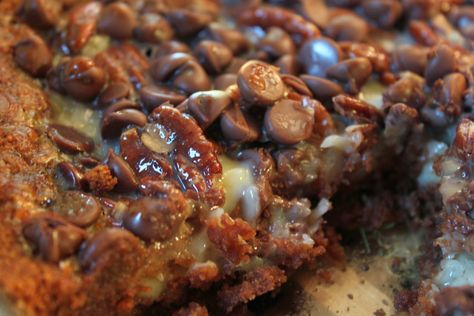 Magic Bar Pie | Just About Baked Magic Cookie Pie, Magic Cookie Bar Pie, Candy Bar Pie Recipes, Caramel Dutch Apple Pie, Eagle Brand Magic Cookie Bars, Magic Cookie Bar, Magic Pie, Big Chocolate Chip Cookies, Kahlua Cake