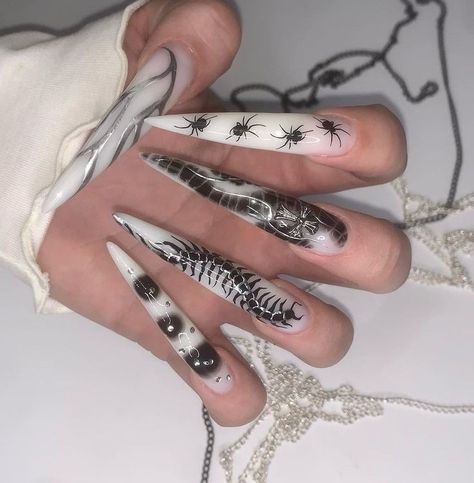 Nails Aesthetics, Fake Nail Tips, Cross Nails, Nails Y2k, Punk Nails, Gothic Nails, Edgy Nails, Goth Nails, Grunge Nails